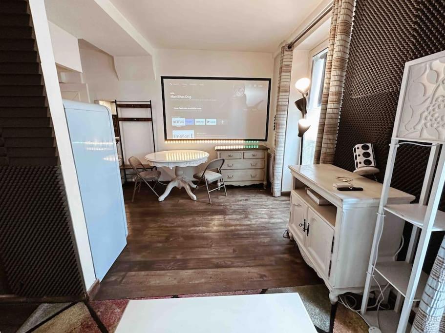 Studio With Home Cinema@Paris Chatelet المظهر الخارجي الصورة